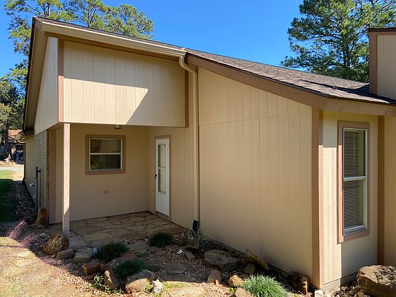 2nd image of 3002 Glen Ct