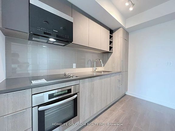 3rd image of 2031 Kennedy Rd #1121