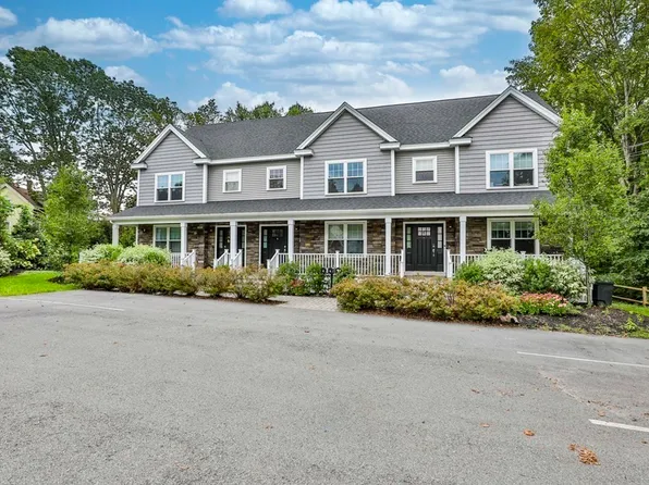 139 Franklin St #B, Stoneham, MA 02180