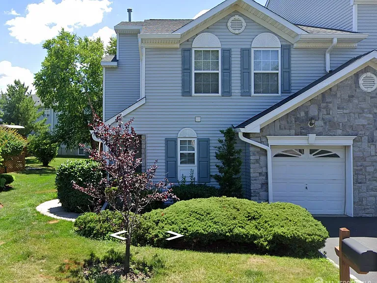 6 Chimney Ct — Photo 1