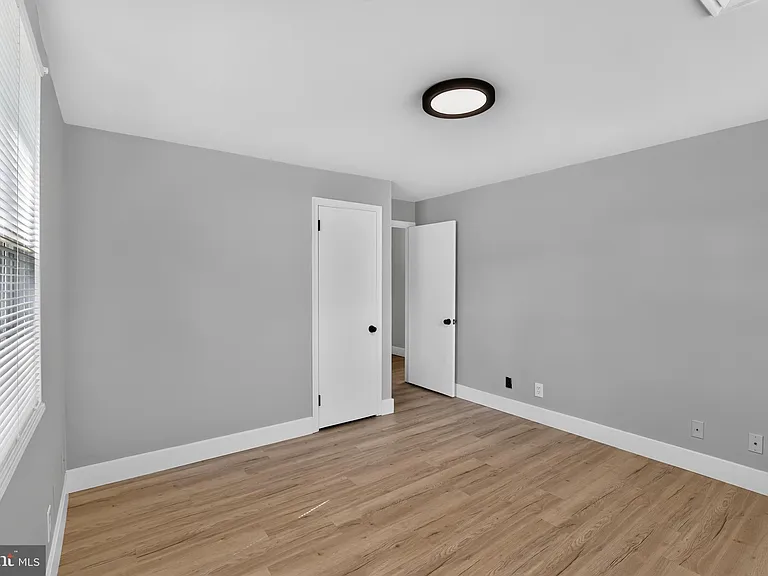 1539 Reservoir Ave — Photo 18