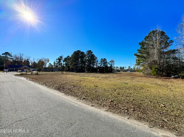 105a Village Road NE, Leland, NC 28451