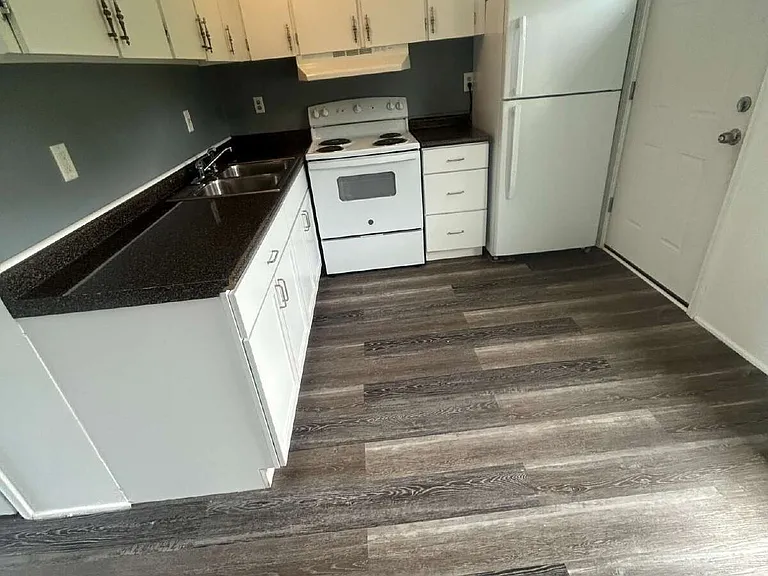 4112 Main St #1 — Photo 1
