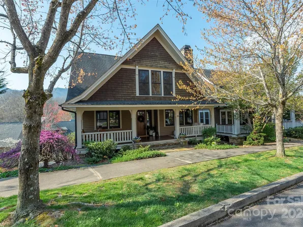 33 Wordsworth Rd, Black Mountain, NC 28711