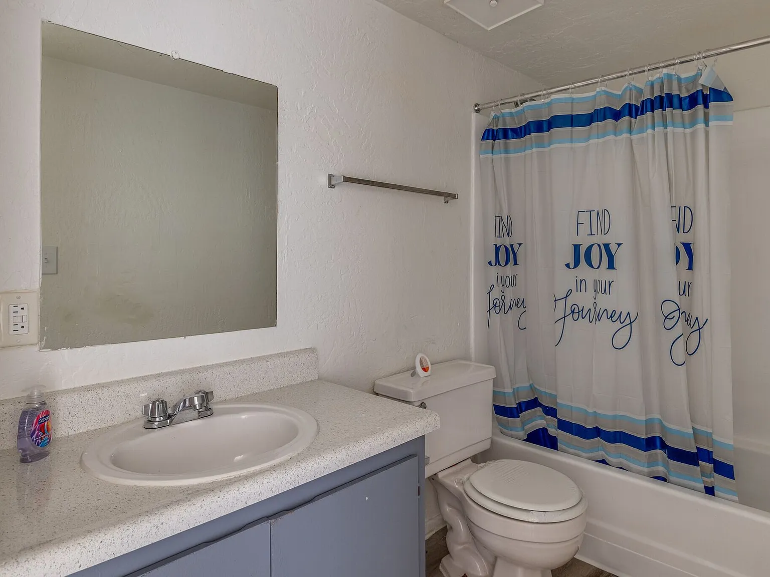 Carole Arms Apartments — Photo 2