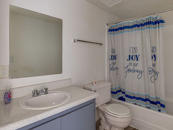 2nd image of 2550 W Hazelwood St #4a4af9df9