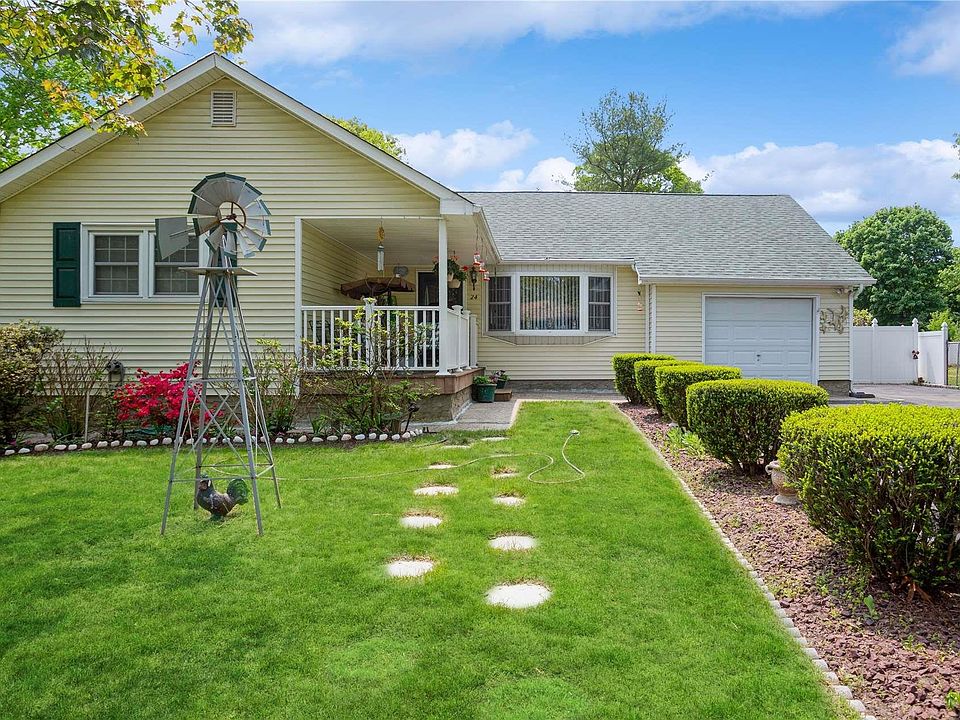 1st image of 24 Laurel Lane