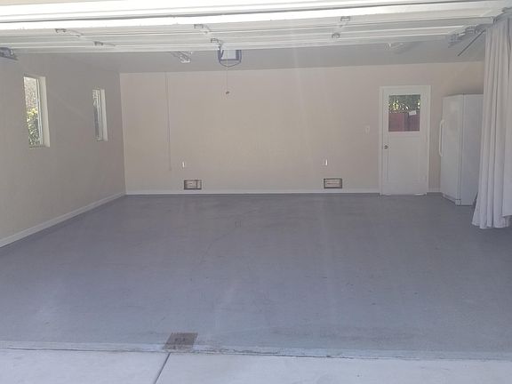 3rd image of 516 Jackson Dr