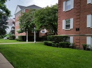 1402 Hinman Ave #3, Evanston, IL 60201