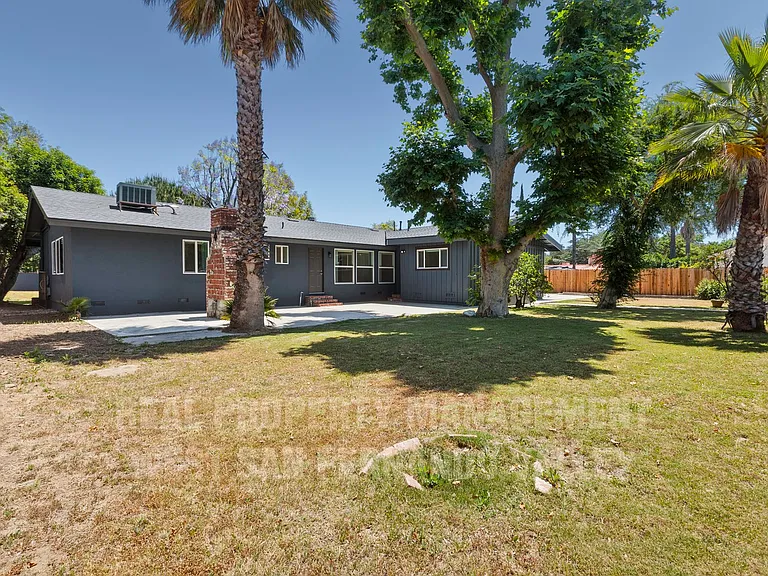 9801 Columbus Ave — Photo 47