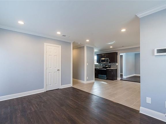 4th image of 2514 Greenhurst Dr