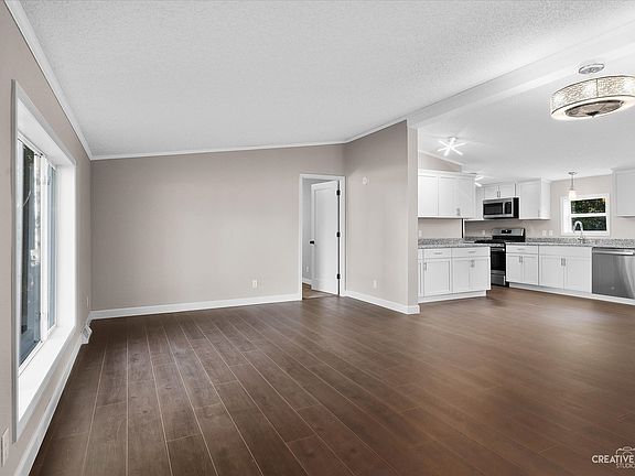 4th image of 204 N Shelly Ave