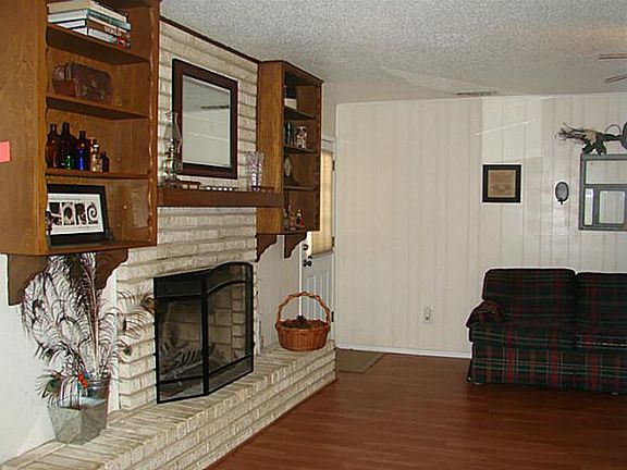 4th image of 1214 Capetown Dr