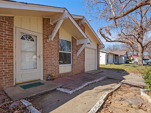 3rd image of 313 Bellaire Dr