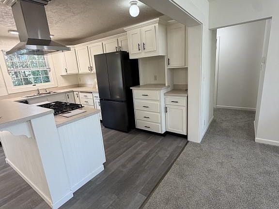 3rd image of 421 S 9th St
