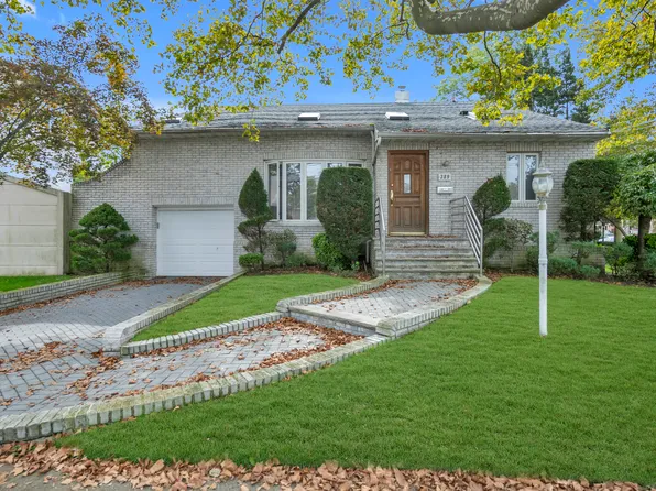 389 Mayfair Drive South image 1 of 17