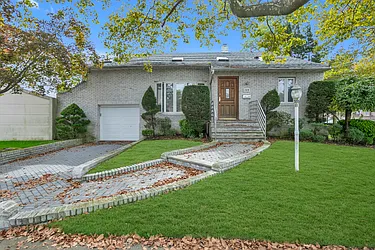 389 Mayfair Drive South