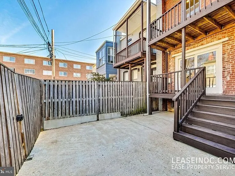 535 Gresham Pl NW — Photo 34