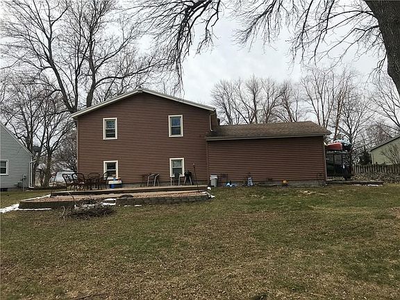 BACK YARD WITH FIRE PIT