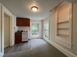 401 W Jackson St #8, Woodstock, IL 60098