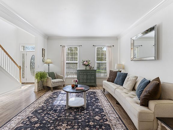 2nd image of 206 Camellia Ct