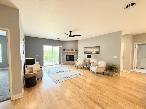 955 Liberty Boulevard #203, Sun Prairie, WI 53590