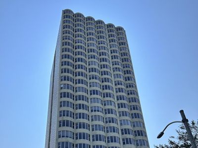 2525 S Shore DRIVE #16E, Milwaukee, WI, 53207