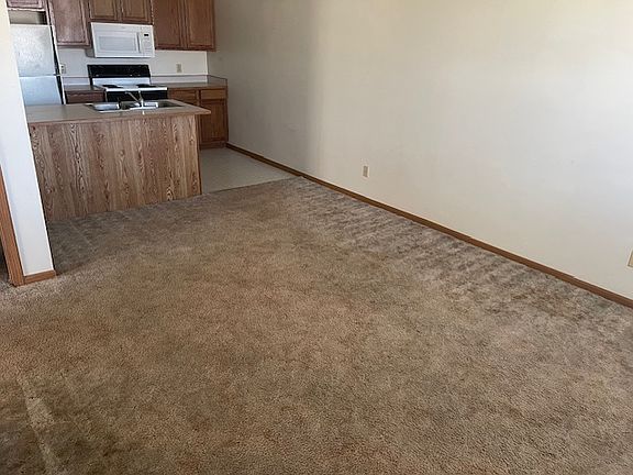 4th image of 612 N New St