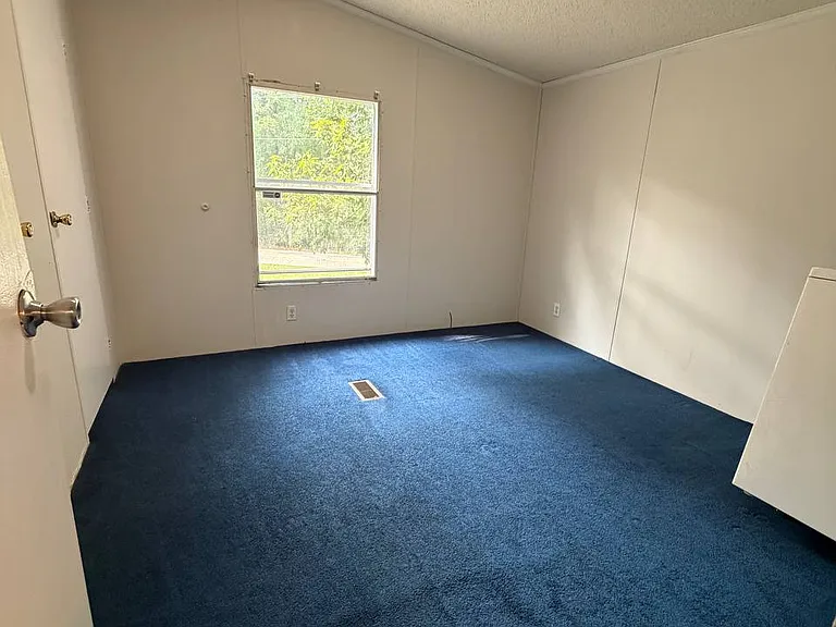 927 Julia St — Photo 14