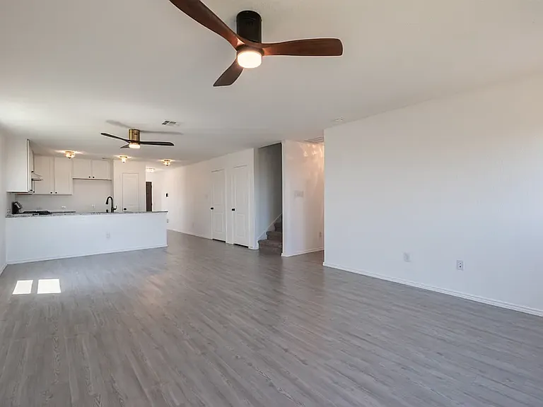 9051 Navarro Vis — Photo 18