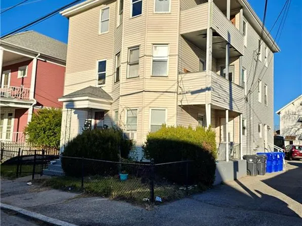 9 Makin St, Pawtucket, RI 02861