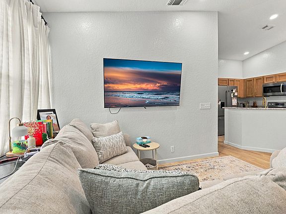 4th image of 3248 MIRELLA Drive
