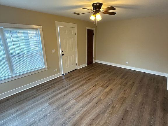 3rd image of 1003 N El Paso Ave