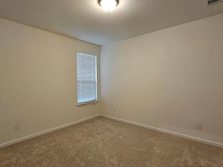 1215 Stagecoach Trl — Photo 21