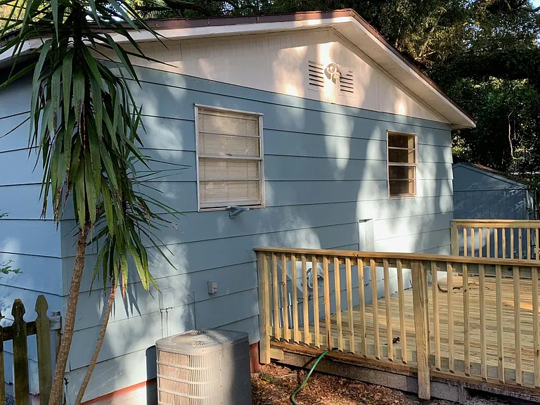 504 Belmont St — Photo 13