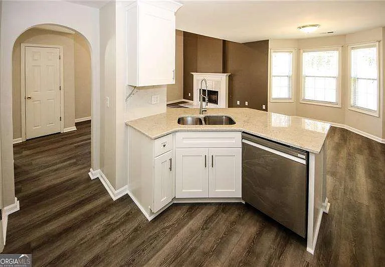 121 Stoneforest Dr — Photo 22