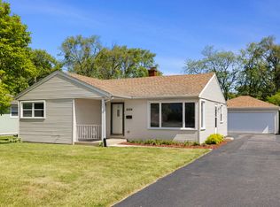 2504 Kirchoff Rd, Rolling Meadows, IL 60008