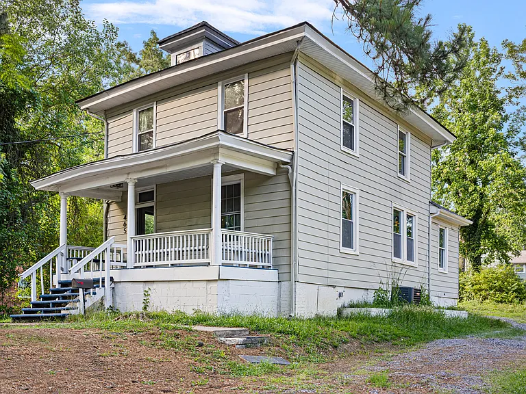 465 Terrace Ave — Photo 1