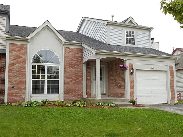 1905 Barnhill Dr photo 1