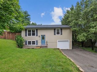 2118 Devonshire Dr, Imperial, MO 63052