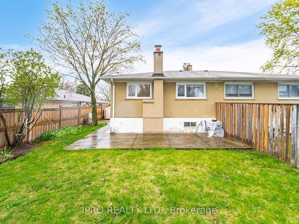 542 Lana Ter, Mississauga, ON L5A 3B3