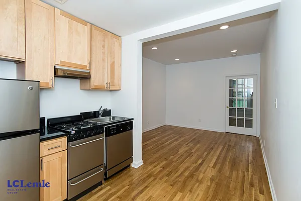 Rented by LC Lemle Real Estate Group | media 25