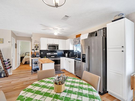 5th image of 3058 Kimberly Dr