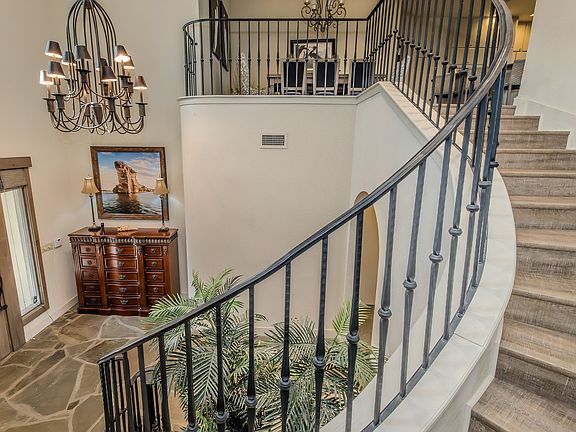 4th image of 465 Bay Hill Dr