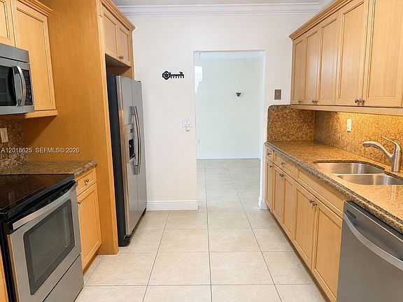 2nd image of 765 W 70th Pl