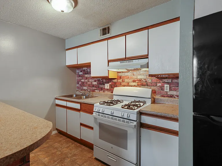 4017-4019 Aldine Ave #4017-1F — Photo 4