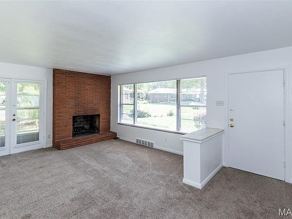3rd image of 3 Creekside Ln
