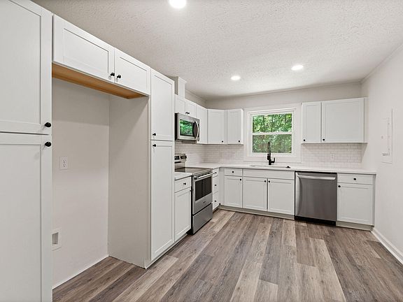 4th image of 506 Old Whiskey Rd