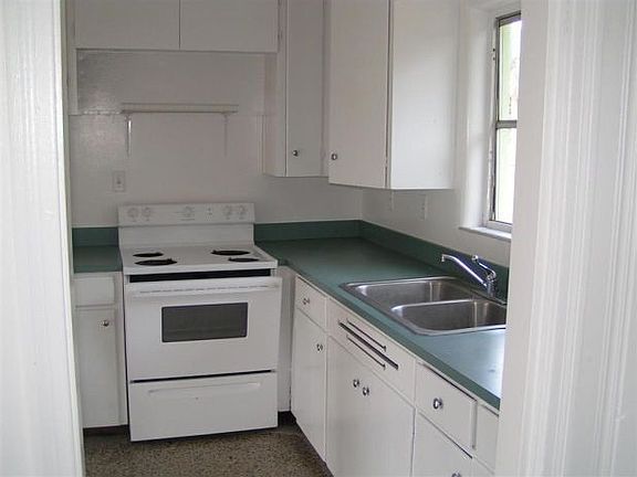 4th image of 310 Lincoln Ave