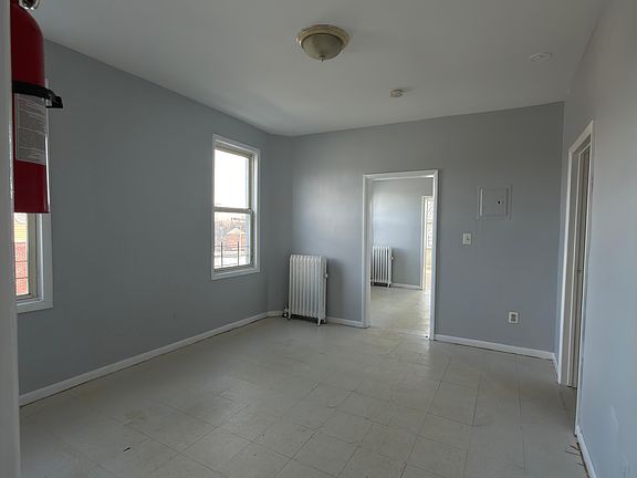 5th image of 203 Peshine Ave #G22